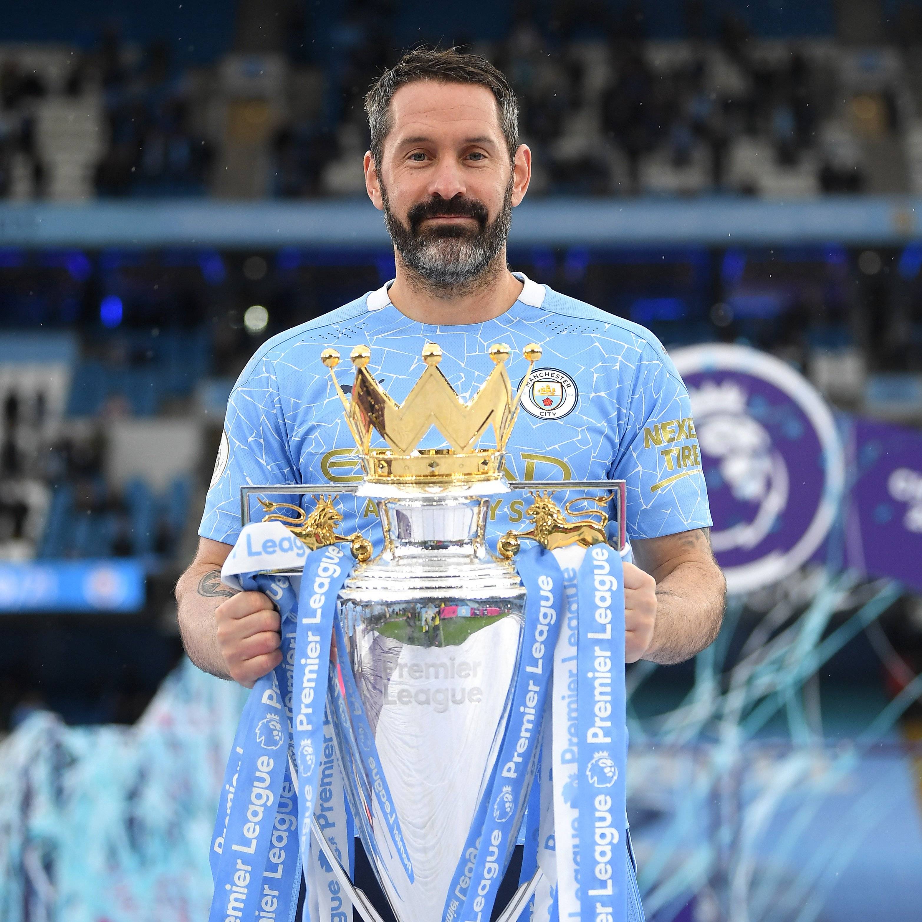 Herewego！曼城队长加盟英超升班马转会费最高500万镑