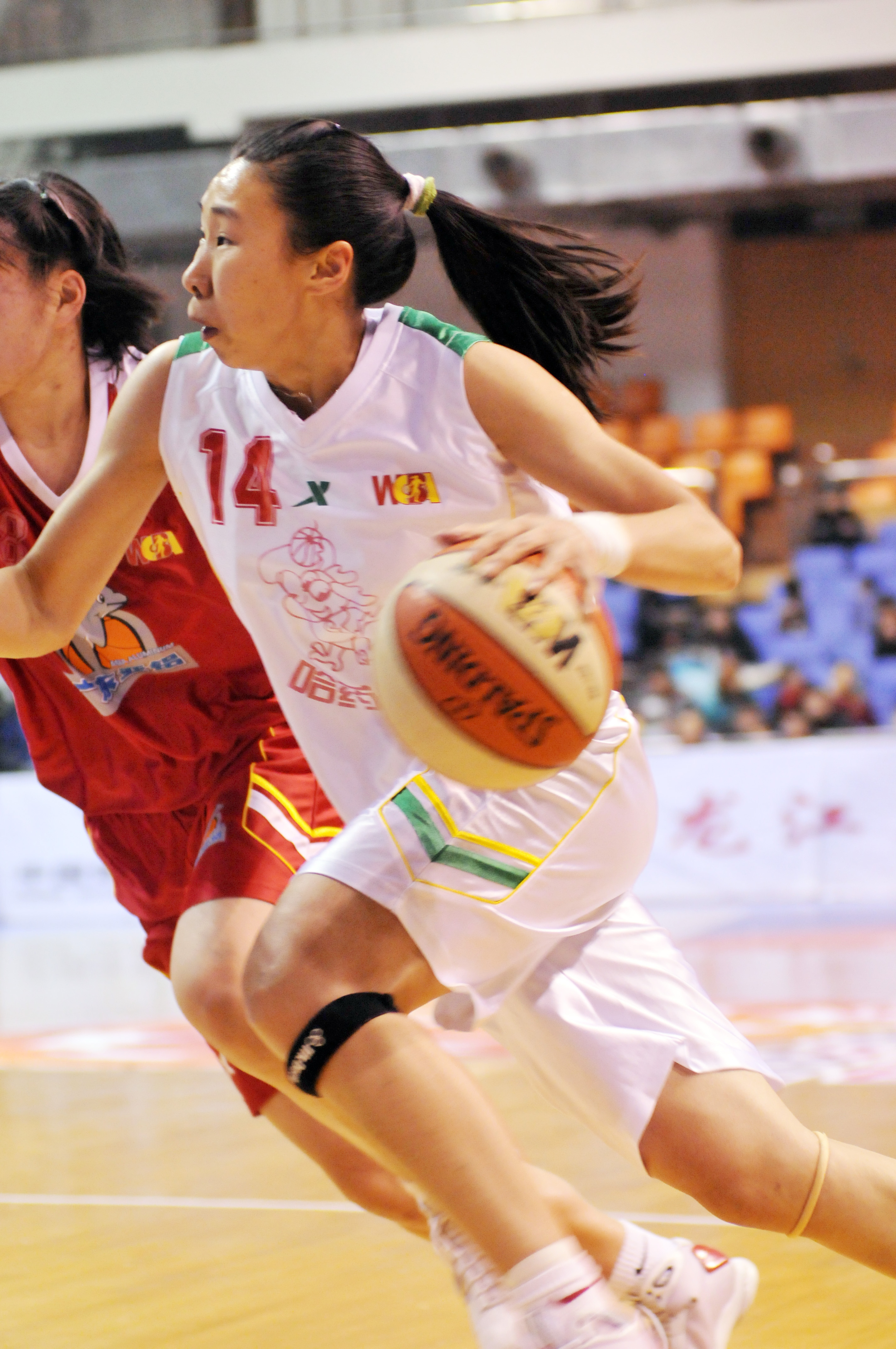 关于苗立杰成第四位入选FIBA名人堂的中国球员的信息